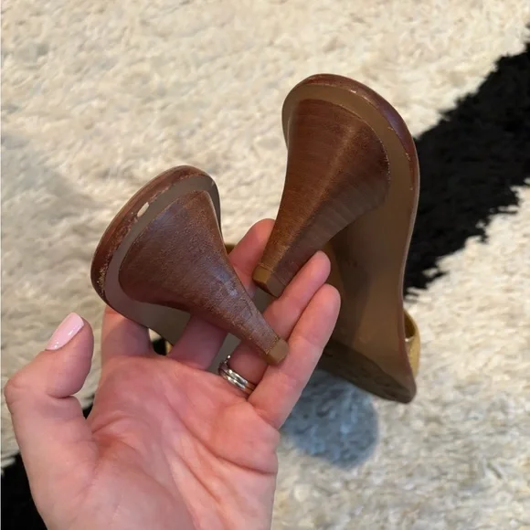 Tory Burch Reva Logo Gold Heeled Sandals Size 8.5 - Picture 4 of 6